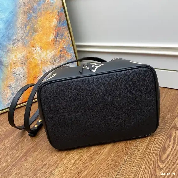 NÉONOÉ VUITTON LOUIS 0626